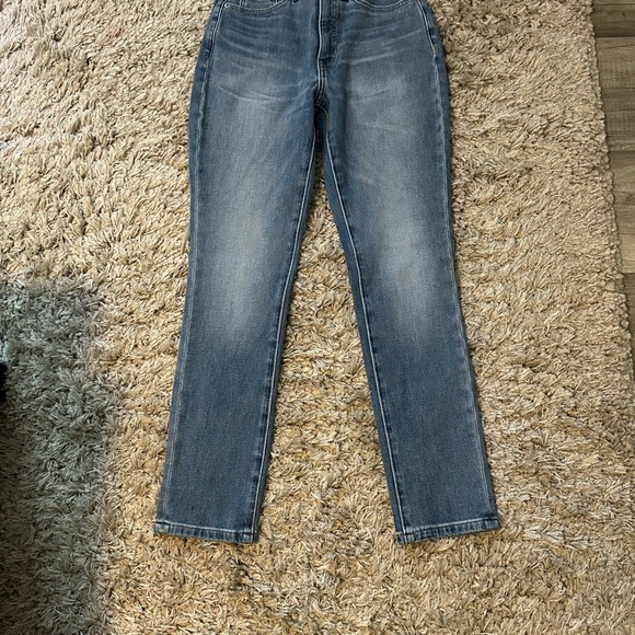Banana Republic Women’s light blue denim jeans - Picture 3 of 3